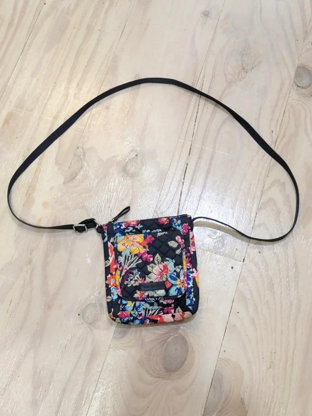 Vera Bradley Crossbody Purse Pretty Posies Gray with Flowers Pink Blue Floral